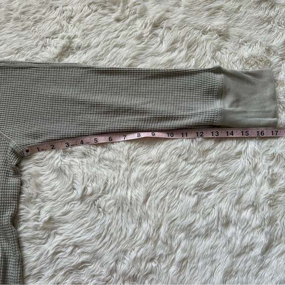 Monrow Top Oversized Crop Henley Thermal Shirt Star Embroidered Long Sleeve S - Picture 10 of 10